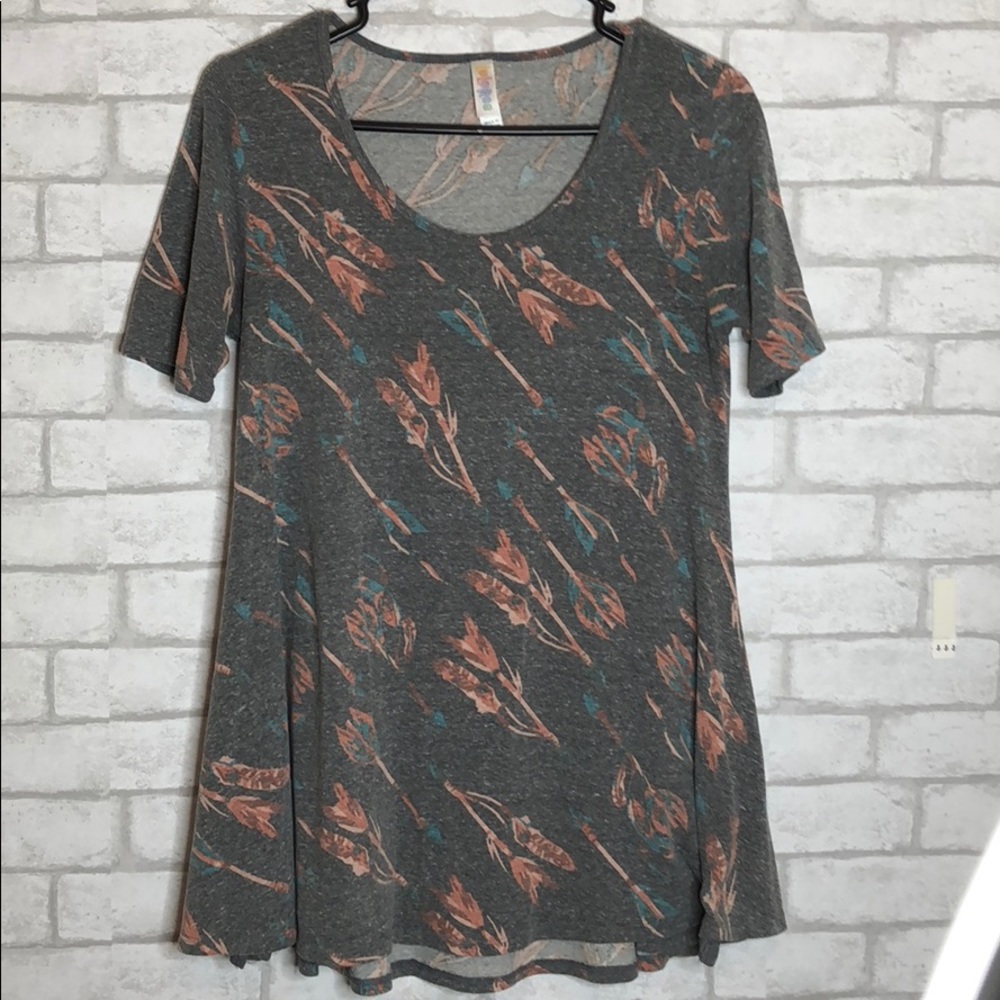 Lula Roe Perfect Tee with Arrows